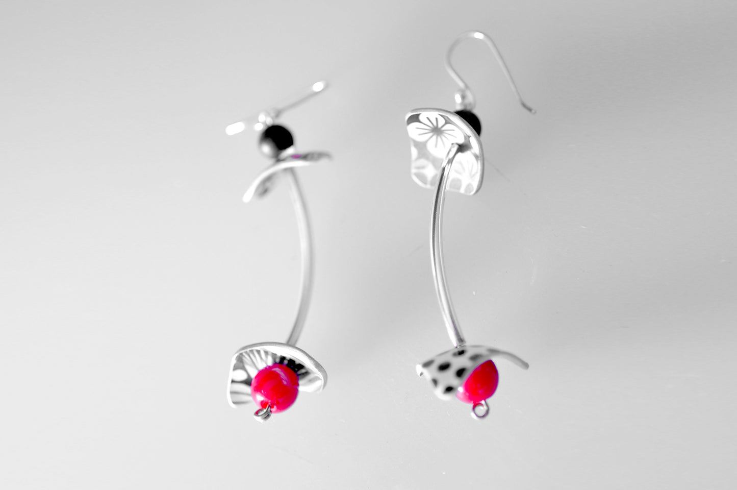 Tube Earrings - Black and white