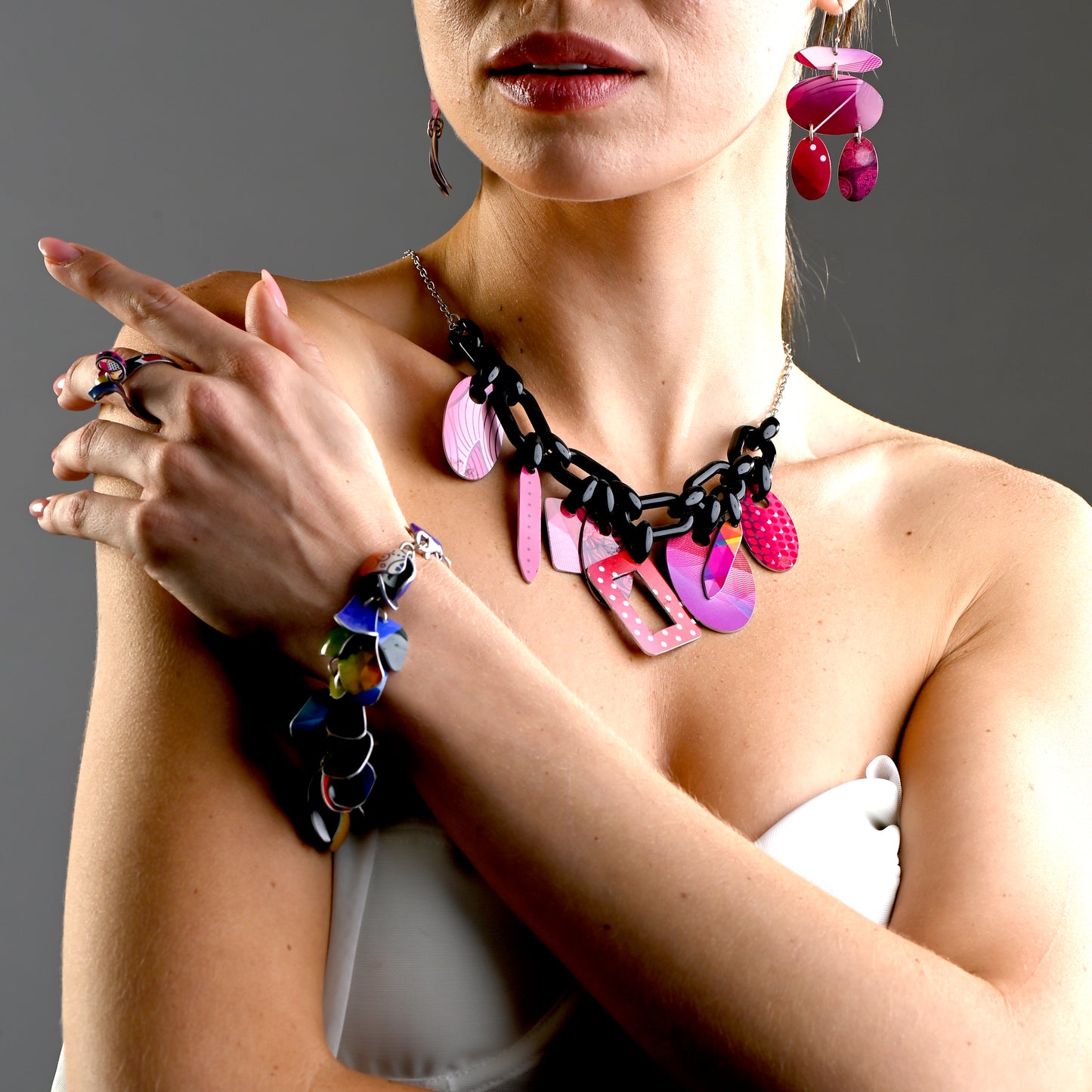 Geo shapes Necklace - Red